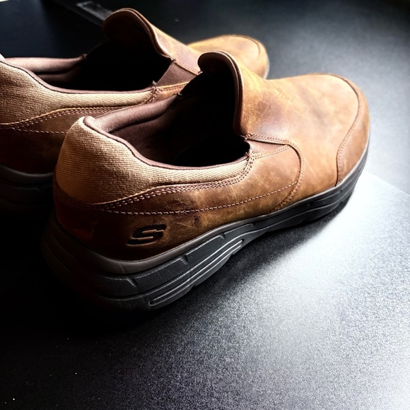 Skechers Men's Brown Slip-On Glides Calculous Loafer brown leather size 13 - Picture 2 of 7